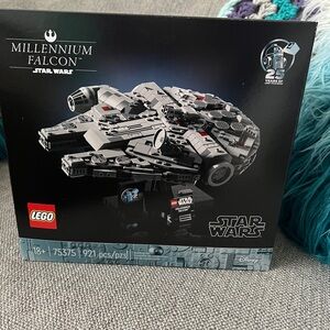 LEGO Star Wars Millennium Falcon Set -Small